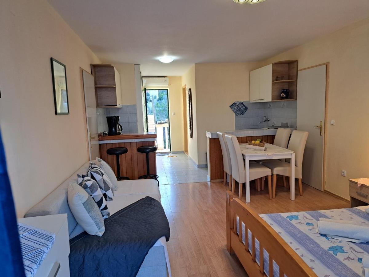 Apartments Ana By The Sea Lumbarda Zewnętrze zdjęcie