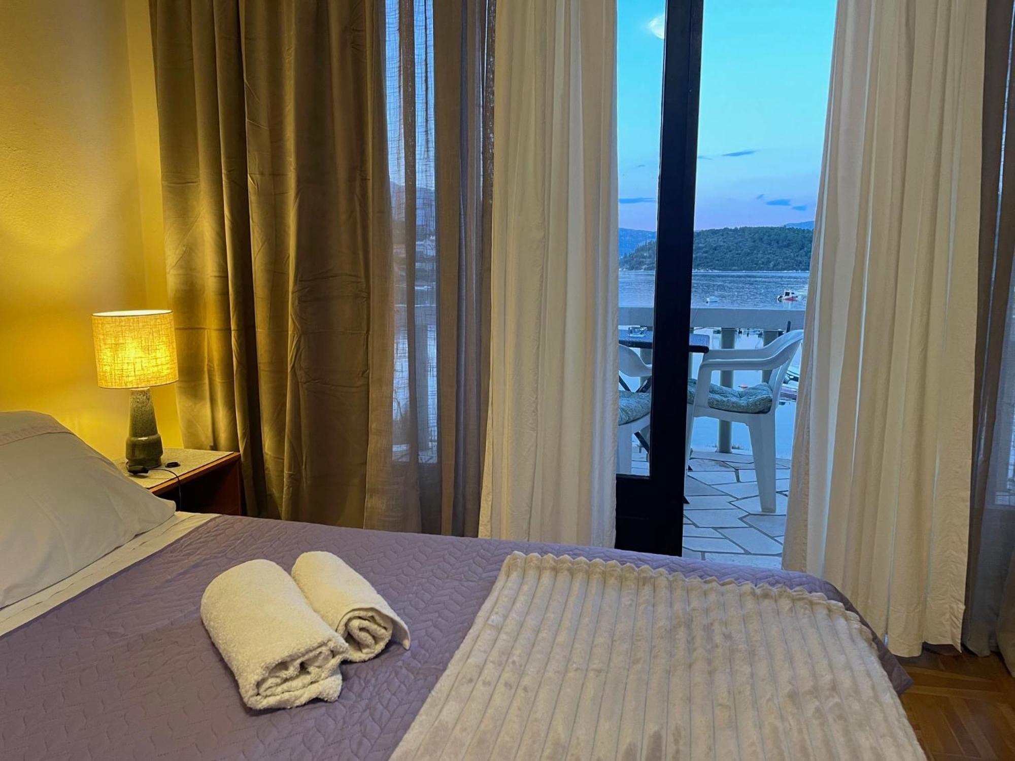 Apartments Ana By The Sea Lumbarda Zewnętrze zdjęcie
